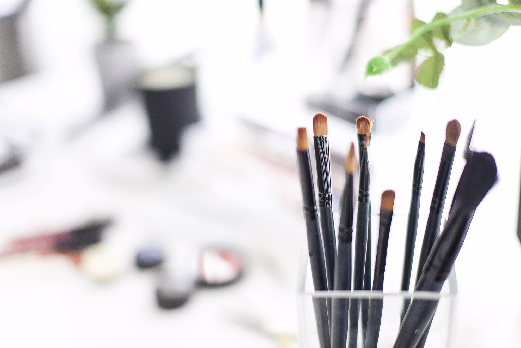 Explorando la versatilidad del maquillaje: desde lo esencial para el día a día hasta ocasiones especiales